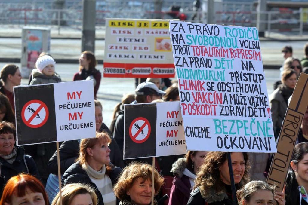 Kolektivity rodičů kritických k očkování Biosocility Je to moje dítě a já jsem zodpovědná za jeho zdraví, a když bude prostě nějaký průšvih, tak jako stejně si to odnesu já.