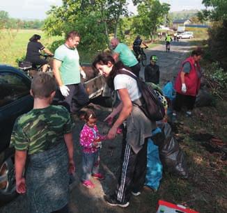Touto cestou dûkujeme rodinû Honzy Ka para, Honzovi Waldhauserovi, Daniele Kubové, Katce BoÏíkové, Lucce Mare ové, Rudovi Simbovi, kter zajistil dopravu, rodinû Zdenka Javorka a v em, ktefií si hledí