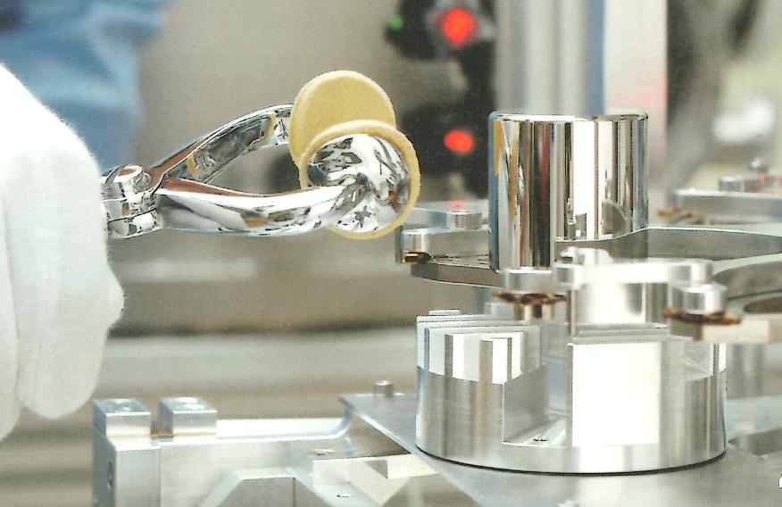 Historie soustavy SI definice jednotek SI (před 2019): kilogram (hmotnost) Kilogram je jednotkou hmotnosti; je ekvivalentní hmotnosti mezinárodního prototypu kilogramu.