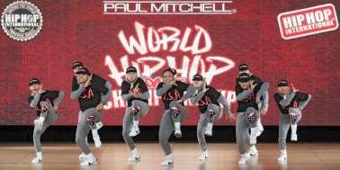 Taneční styly Hip-hop Hip-hop byl jedním z prvních stylů street dance. Vznikl v 60. letech minulého století, ale pořádně se vyvinul až v 90.