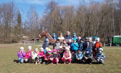 JARNÍ NÁVŠTĚVA BERUŠEK NA FARMĚ KOZODOJ Dne 3.4.2018 jsme opět zavítali na farmu Kozodoj ve Staré Roli, abychom pozdravili naše zvířecí kamarády a přivítali nové přírůstky.