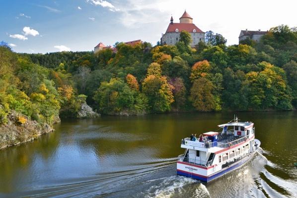 2017 Hrad Veveří výlet lodí s prohlídkou hradu (sraz v 9 h u přístaviště), základní jízdné