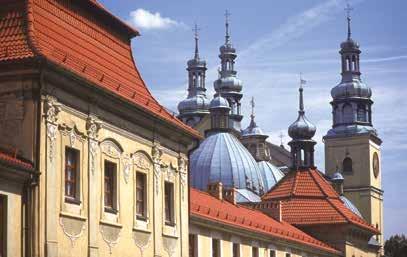 století, kdy zde tehdejší krakovský vévoda Mikołaj Zebrzydowski založil klášter a komplex kapliček Umučení Krista podle vzoru křížové cesty v Jeruzalémě.
