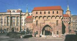 Ze starého opevnění se zachoval jen nevelký fragment s Floriánskou branou (Brama Floriańska), několika baštami a předsunutým barbakanem.