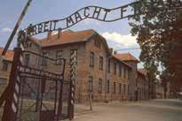 Nejdříve, již v roce 1940, byl založen koncentrační tábor Auschwitz I v okruhu města Osvětim. První transporty vězňů do něj dorazily již v červnu 1940.