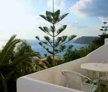 V přízemí domu jsou 2 pokoje, které jsou vybaveny tradičním nábytkem ostrova Karpathos. VYBAVENÍ A SLUŽBY HOTELU V domě je Wi-Fi, sejf na recepci (za příplatek). Ve 2.
