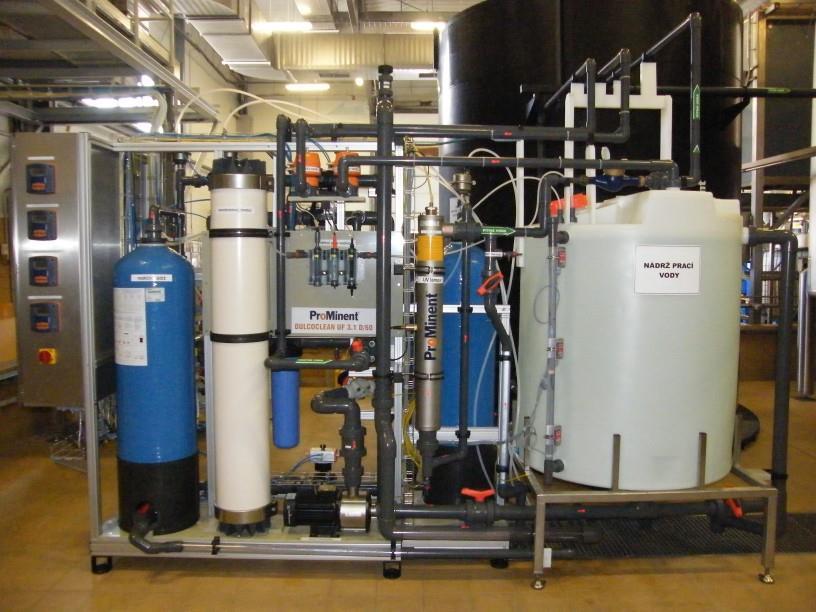 Recyklace vody na filtraci Norit Popis projektu Instalace ultrafiltrační jednotky pro úpravu vratné vody na CIP procesy membránové filtrace NORIT.