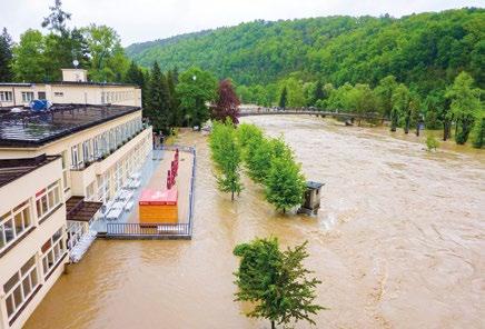 Naštěstí jsme týden před deštěm absolvovali ostrý nácvik stavby hrazení, takže jsme byli dokonale připraveni.