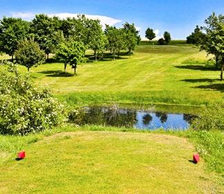 Devítijamkové golfové hřiště je od lázní vzdáleno pouhých 12 km a cesta trvá přibližně 20 minut.