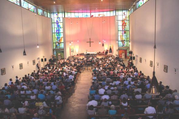Pobyt vyvrcholil již tradičním společným koncertem mladých. Ve zcela zaplněném kostele Heilige Geist zněla hudba opravdu žánrů, od populárních písní přes klavírní skladby až po varhanní klasiku.