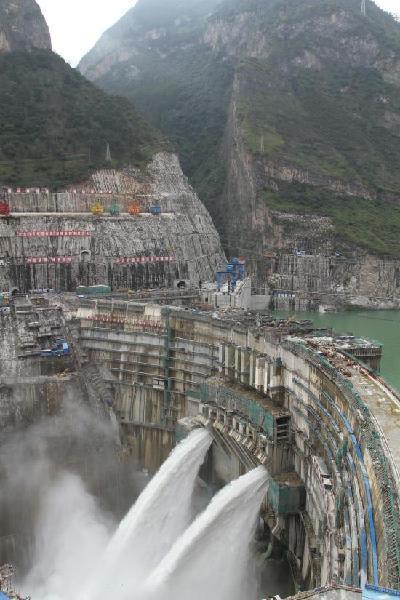 4.4 Jinping- I Je elektrárna nacházející se na čínské řece Yalong v provincii Sichuan.