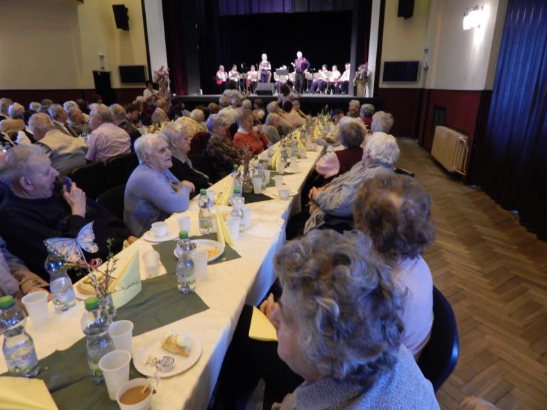 Setkání na radnici Ve čtvrtek 12. dubna 2018 proběhlo v hořovickém společenském domě již tradiční Jarní setkání seniorů.