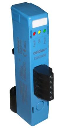 Pro snadné odměření proudu je vybavena kalibračním tlačítkem. Kalibraci lze provést i dálkově pomocí kalibračního vstupu.