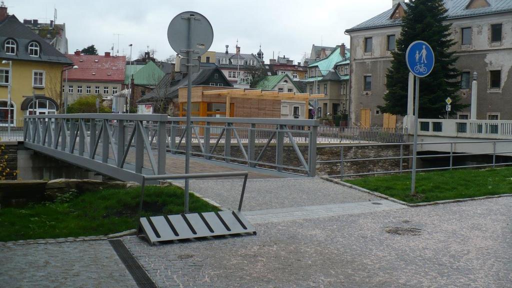 název projektu Cyklostezky Vrchlabí - Nábřeží Labská - ulice Nádražní - Řešení cyklistické dopravy číslo projektu CZ.06.1.37/0.0/0.0/15_016/0000965 Město Vrchlabí celkové zp.