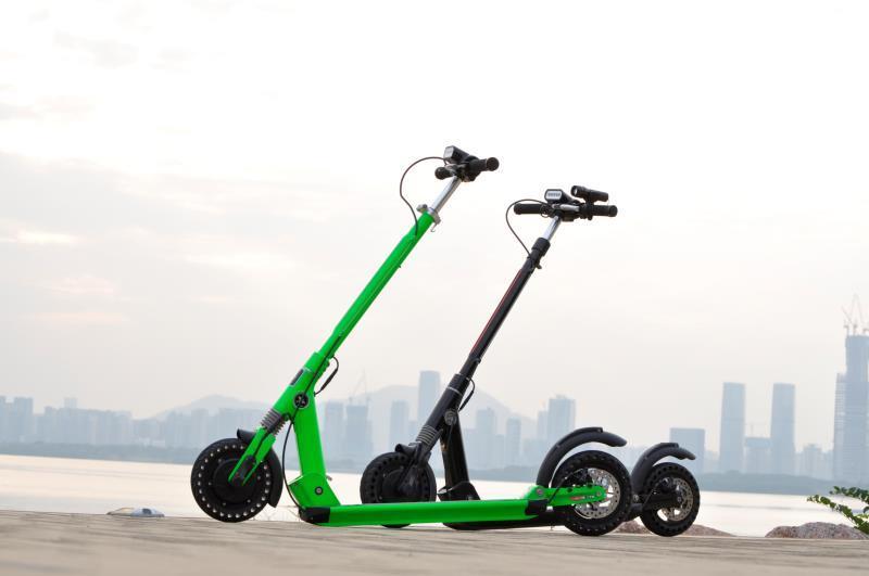 Uživatelská příručka Elektrokoloběžka ELEKTRA 350W s LED světlem Harley Je konec namáhavého odrážení nebo nekonečného seřizování benzínového motoru.