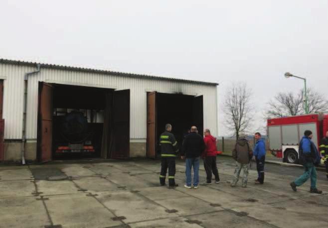 2016 Jednalo se o požár cisternového as ohlášení: 07:08 vozidla IVECO zaparkovaného v garáži ECUD: