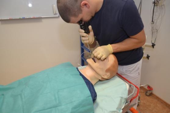 Magillovy kleště - používají se hlavně při intubaci nosem, pomocí intubačních kleští lze uchopit