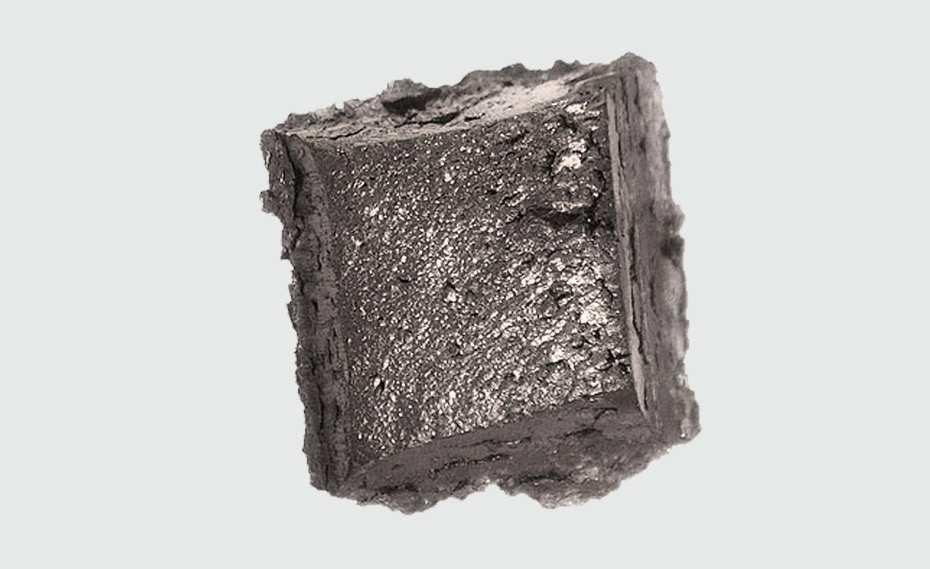 Využití: Kovové promethium se připravuje pro redukcí fluoridu promethitého kovovým lithiem. Izotopy promethia jsou jako beta zářiče využívány jako energetické zdroje v kosmickém výzkumu.