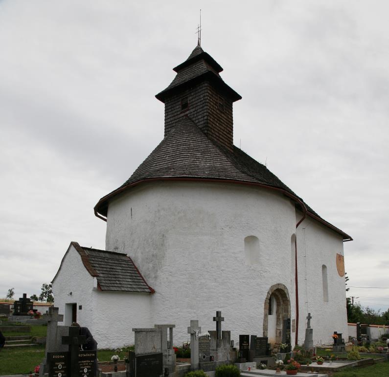 Šebkovice Obec Šebkovice vznikla v podhradí slovanského hradiště, na jehož místě se nyní nachází románský kostel sv. Maří Magdalény z 12. století.