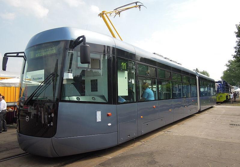 CENA ZA ERGONOMII TRAMVAJE EVO2 PROJEKTANTŮM A VÝROBCI 2014 EVO2 je dvoučlánková šestinápravová plně nízkopodlažní tramvaj vyvinutá a vyrobená českou Aliancí TW Team (Pragoimex, VKV Praha a KOS