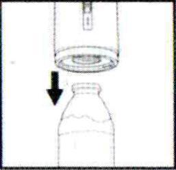 VÝMĚNA ZA PET LÁHEV S VODOU 1) Vyberte požadovaný nástavec, který se hodí na vaši láhev s vodou. 2) Upevněte láhev s vodou. Postup 1) Otevřete krytku výrobku, otočte ji a položte na rovný povrch.