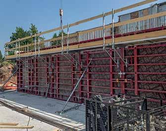 Panelové stropní bednění SKYDECK urychluje práci na stavbě Bytový dům Papírnická, Plzeň MIRAS stavitelství a sanace s.r.o., Praha Marek Forejt, stavbyvedoucí: Všechny typické konstrukce byly předem připravené a naplánované.