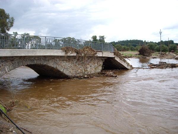 2012]. Následky povodní v Heřmanicích Převzato z: http://cs.wikipedia.