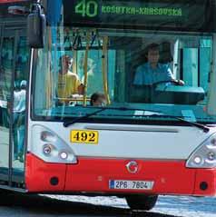 Technická základna 6 Pro zkvalitnûní provozu MHD a zv ení komfortu pfiepravy cestujících realizuje spoleãnost obnovu vozového parku ve v ech tfiech trakcích v autobusové, tramvajové a trolejbusové