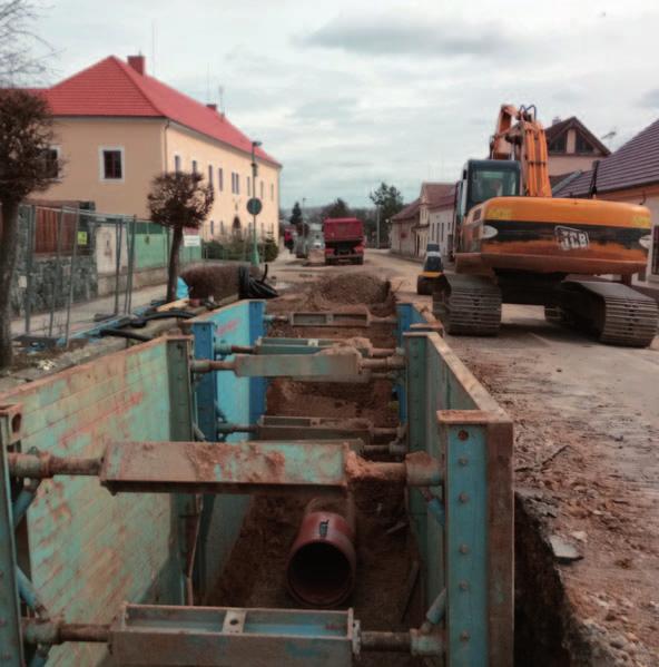 Etapa Rekonstrukce vodovodních a kanalizačních řadů Velké náměstí v Hradci Králové Rekonstrukce všech vodovodních a kanalizačních řadů v prostoru Velkého náměstí a přilehlých ulic je dlouhodobě