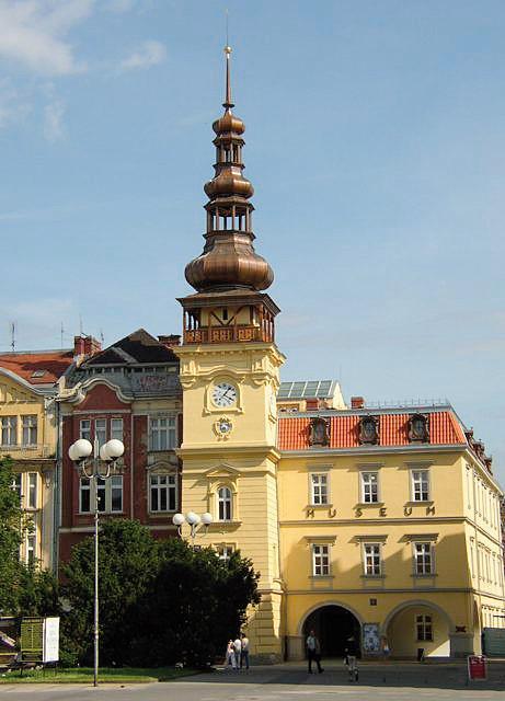 Vol. 15, 3/2007 Moravian geographical Reports Fig. 6: The Old Town Hall in Ostrava, which appeared flooded up to nearly 2 m in 1880 (Photo: L. Šrubařová, www.infocesko.