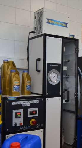 dieselový agregát skrz který se pumpuje olej při