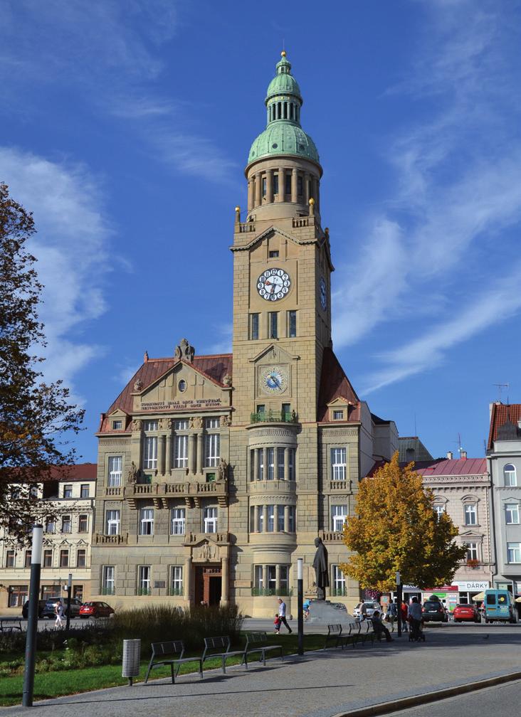 Prostějov 5 Rozloha MPZ _ 28,962 ha Počet památek _ 42 (z toho 42 v MPZ) Budova radnice s honosnou věží, s hodinami a orlojem dominuje středu města.