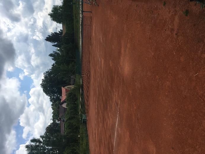 dobrý Asfaltové hřiště na basketbal Adresa: Okružní/Slunečná Vlastník: