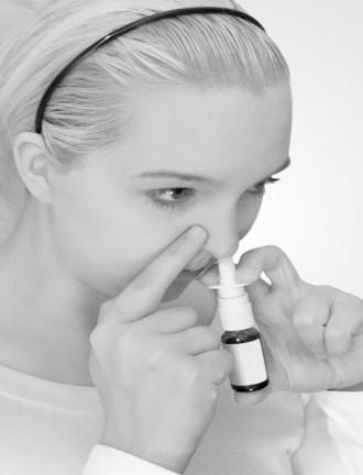 Délka léčby Dymistin nosní spray je vhodný k dlouhodobému užívání. Délka léčby má odpovídat období expozice alergenu. Způsob podání Dymistin je určen pouze k nosnímu podání.