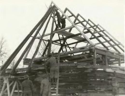 Magda Křivanová 35 7. Rekonstrukce polygonální stodoly na Veselém Kopci, 1973, foto L.