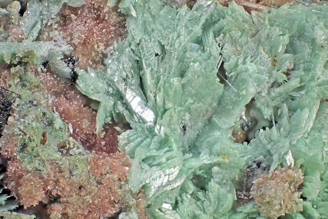 Minerál byl s největší pravděpodobností objeven v materiálu z rudního sloupu, nalézajícím se jižně od šachty Rovnost, někdy také označovaném jako lindackeritová dobývka.