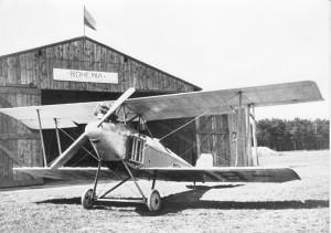 Konstrukčně šlo o klasický, převážně dřevěný plátnem potažený dvouplošník, sestavený podle systému Blériot a poháněný čtyřválcovým motorem Wright-N.A.G.