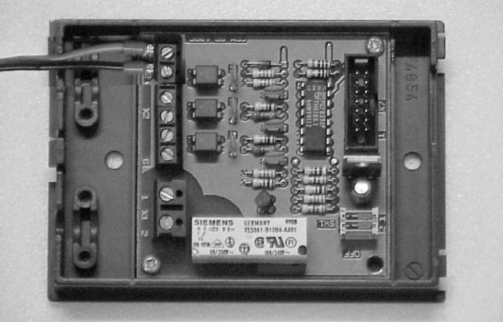 X19A 1 0-10 V interface plus aansluitkabel 0-10 V interface and connecting cable interface 0-10 V avec câble de raccordement 0-10 V Interface s připojovacím kabelem Voer de volgende handelingen uit: