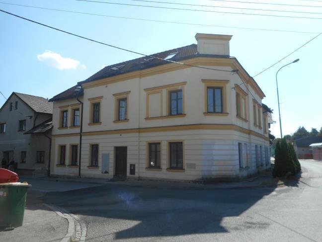 stavba, a pozemek p.č. 1120/5, to vše v k.ú. Jezbiny obce Jaroměř. Pozemky: st. 711; st.