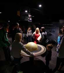 patro Expozice Vesmír V rámci expozice Planetária si žáci mohou vyzkoušet gyroskop a zažít výcvik astronautů