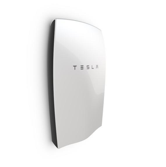 Obrázek 5. Akumulátor TESLA, převzato z [5]. TESLA technologie mají nepochybně masivní potenciál. Ale zatím náklady a další spojené výdaje s tím převažují nad výhodami, které tato technologie přináší.