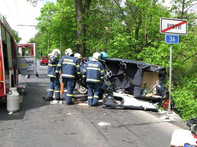 EVČ Jednotka celkem zásahů samostatných mimokrajských mezistátních 534324 Dolní Sloupnice - Sloupnice 2 2 0 0 534329 Helvíkovice 1 0 0 0 534336 Hrušová 6 4 0 0 534341 Knapovec - Ústí nad Orlicí 1 0 0