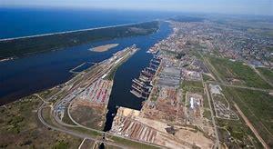 - nejvýznamnější přístavy Námořní spojení: Pobřeží Litvy do Baltského moře není příliš dlouhé (cca 100 km) a navíc většinu z něj tvoří Kuronský