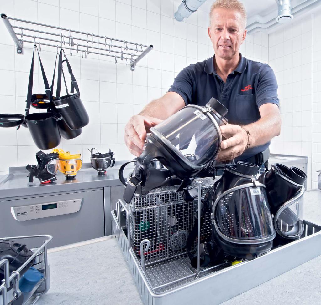 Ochrana zdraví a materiálu: Strojové čištění dýchacích pomůcek s Miele Professional Při každém požáru jsou zasahující jednotky vystaveny mnoha nebezpečím.