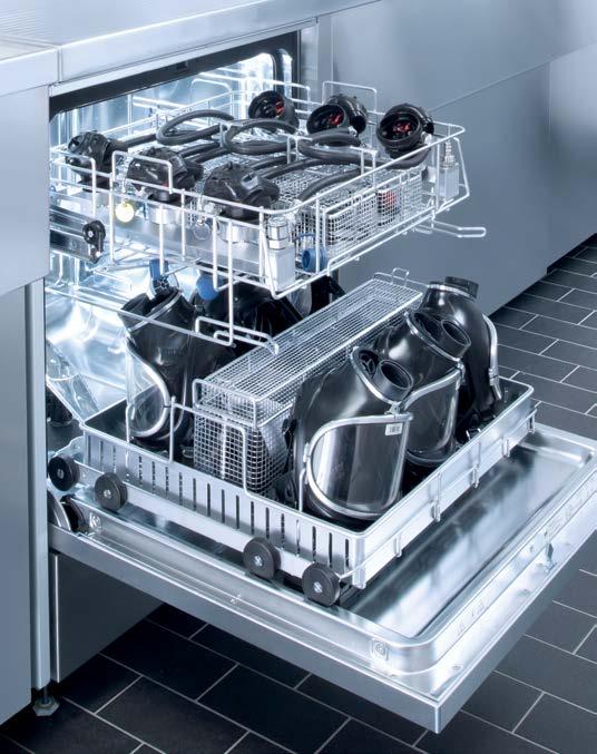Myčka PG 8063 Safety s přívodem čerstvé vody do každé fáze programu Přehled výhod produktu Prostorná mycí komora V komoře jsou umístěny dýchací přístroje na dvou
