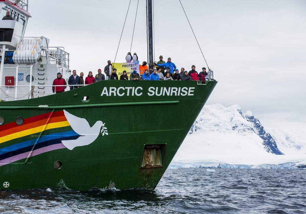 SVĚT Antarktická rezervace Na začátku roku vyplula naše loď Arctic Sunrise na jih.