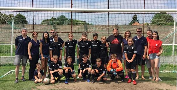 TURNAJ NA SLOVENSKU VELKÝ KÝR MLADŠÍ ŽACI U13 letní příprava Velké Lovce : Tovačov- Lobodice 0:2 Branky: Strnad J, Absolón E.