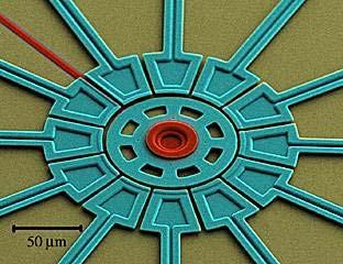 Co to je MEMS - zkratka z anglických slov Micro-Electro-Mechanical-Systems -začínají se stále více uplatňovat v mnoha