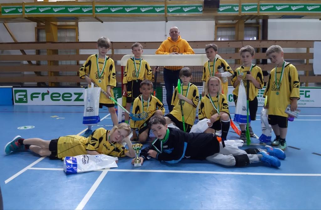 TURNAJ VE FLORBALE V květnu se naši žáci zúčastnili turnaje School Floorball Cup, který každoročně pořádá FPŠ Bohemians.