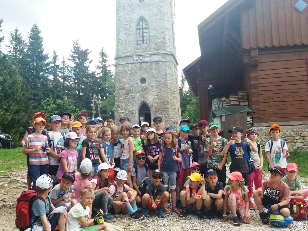 ŠKOLA V PŘÍRODĚ - 2.AB Druháčci prožili týden na škole v přírodě na Benecku v Krkonoších.